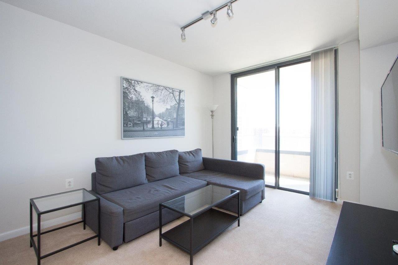 Pentagon Luxe Apartment *