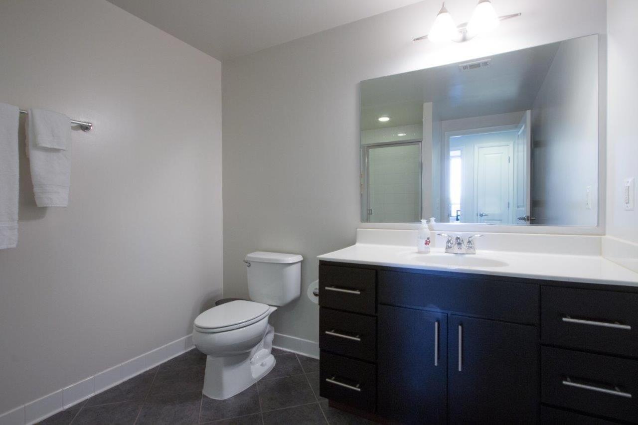 Pentagon Luxe Apartment