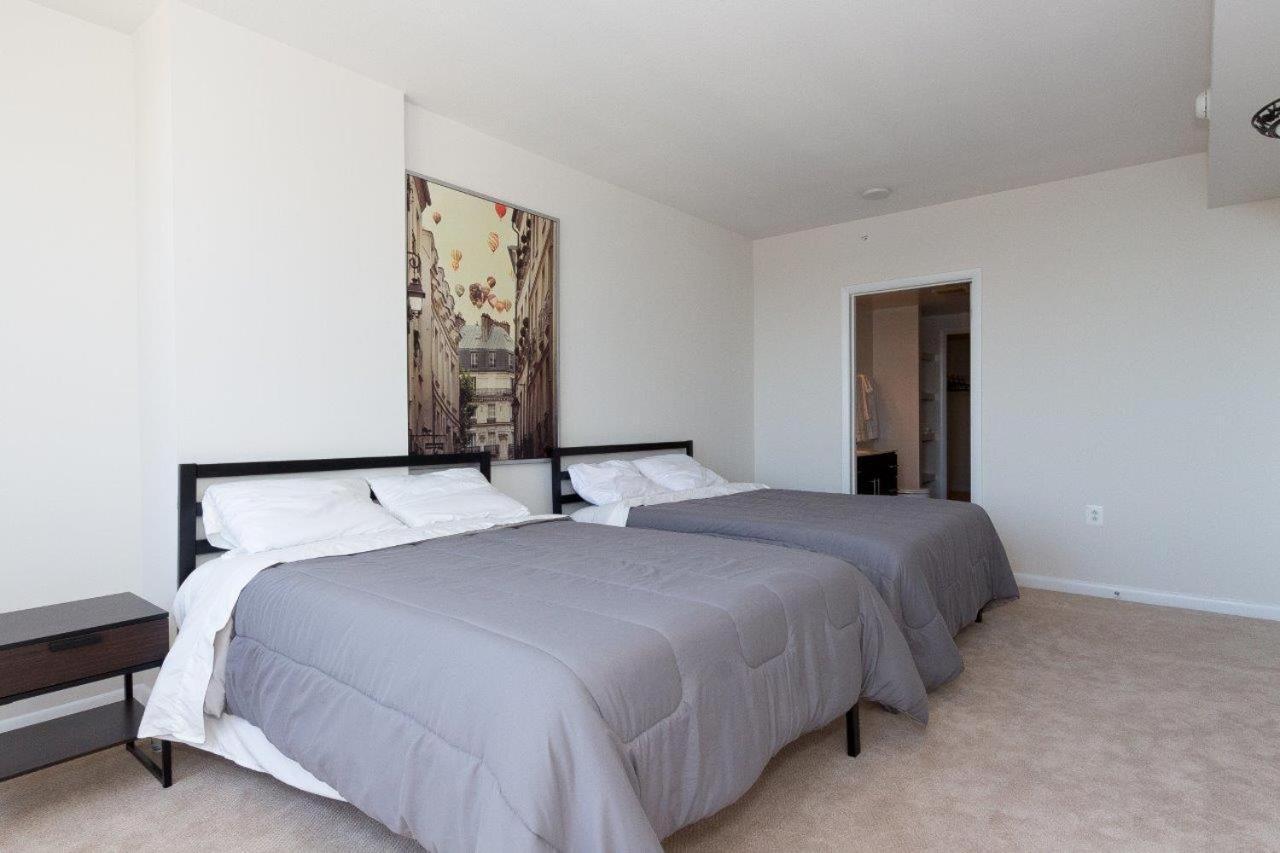 Pentagon Luxe Apartment *