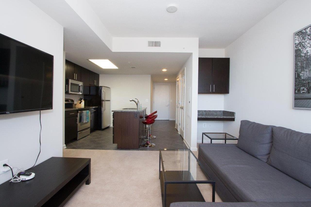 Pentagon Luxe Apartment *