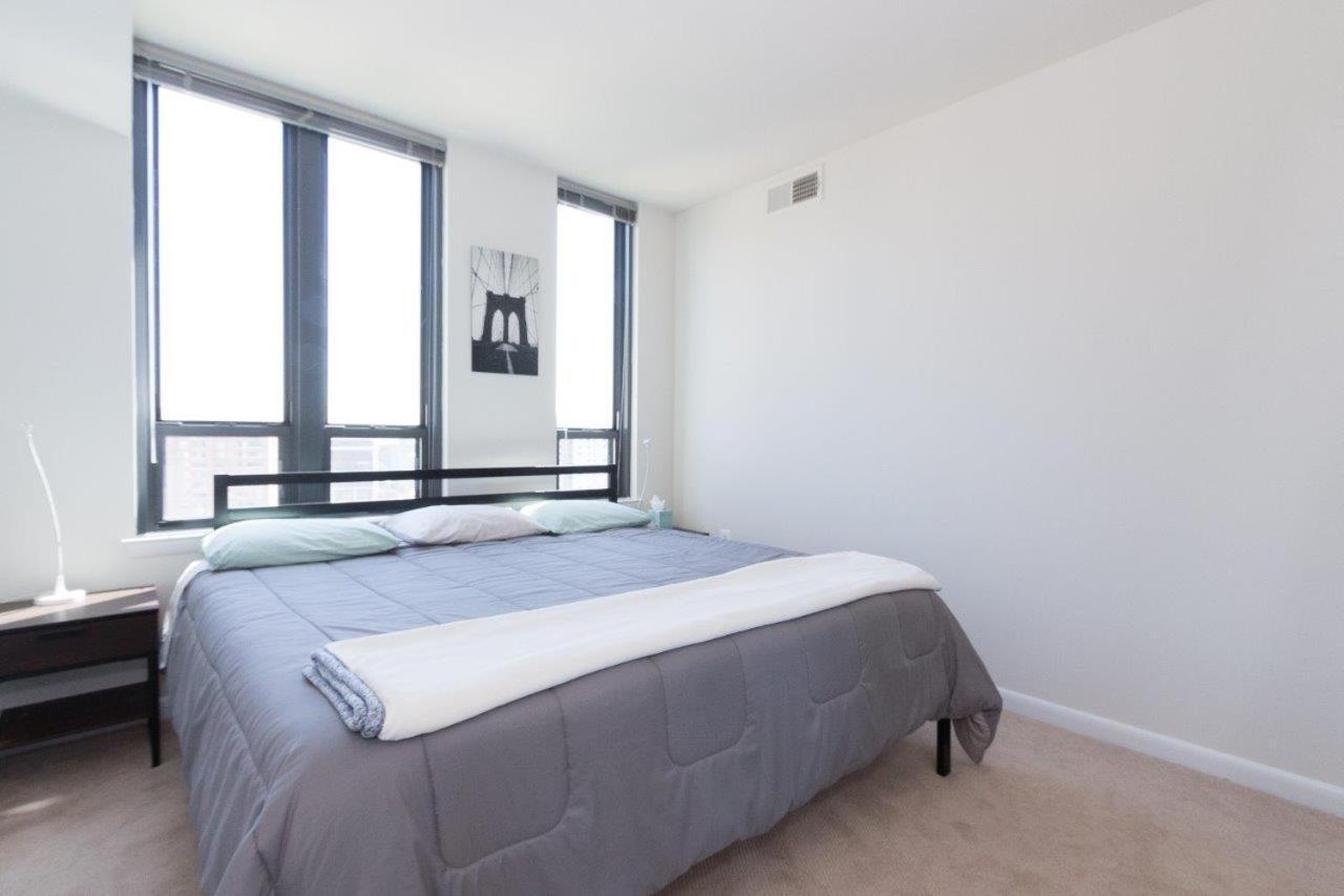 Pentagon Luxe Apartment